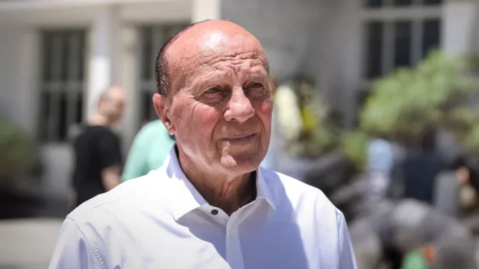 Πέθανε ο Μίμης Δομάζος
