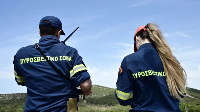 Δίνεται η δυνατότητα στους περιφερειάρχες να εισηγούνται οι ίδιοι την κήρυξη κατάστασης έκτακτης ανάγκης για περιοχές εντός των διοικητικών τους ορίων.