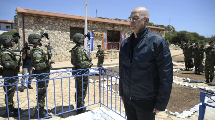 Οι επετειακές εκδηλώσεις για την Άλωση έχουν προκαλέσει κόντρα ανάμεσα στο Πεντάγωνο και τον Τομέα Άμυνας του ΠΑΣΟΚ.