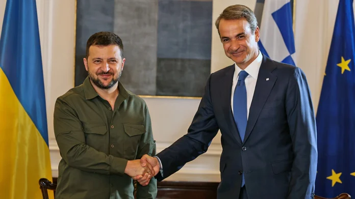 Στην τηλεφωνική επικοινωνία συζητήθηκαν οι τελευταίες εξελίξεις στην Ουκρανία.