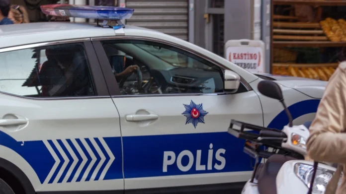 Από το πρωί η αστυνομία έχει συλλάβει ήδη 30 άτομα – Συνεδριάζουν εκτάκτως τα όργανα του Ρεπουμπλικανικού Κόμματος στην Κωνσταντινούπολη.