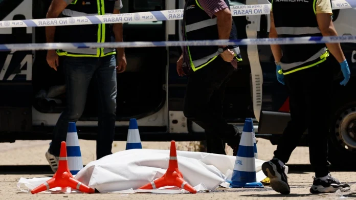 Ο Πορτνόφ, στενός συνεργάτης του φιλορώσου πρώην προέδρου της Ουκρανίας Βίκτορ Γιανουκόβιτς, δολοφονήθηκε στη Μαδρίτη - Η Ισπανία δεν έχει παραδώσει ακόμα τη σορό του στους Ουκρανούς.