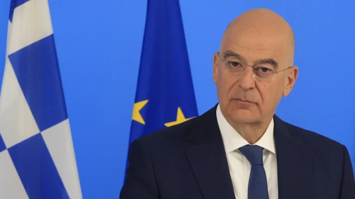 «Η απόφαση διάζευξης των Επτανησίων από τη Βρετανική Αυτοκρατορία και της πρόσδεσης στο πολύ μικρό τότε και φτωχό ελληνικό κράτος, αποτέλεσε μια βαθύτατη απόδειξη της εθνικής ταυτότητας των Επτανησίων», ανέφερε.