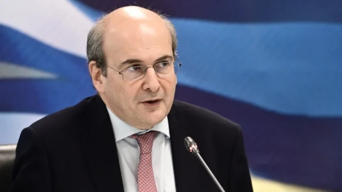 «Βούληση της κυβέρνησης να εφαρμοστεί απόλυτα ο νόμος για τα Πανεπιστήμια, θα αξιοποιηθούν οι σύγχρονες μέθοδοι για τον έλεγχό τους», σημειώνει - μεταξύ άλλων - ο αντιπρόεδρος της κυβέρνησης Κωστής Χατζηδάκης.