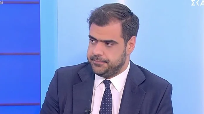 «Σε αντίθεση με τον Χρήστο Σπίρτζη που τον πιάνει η αποσβεστική προθεσμία, εμείς γκρεμίζουμε τον μύθο ότι καλύπτουμε τον Καραμανλή» είπε ο κυβερνητικός εκπρόσωπος.