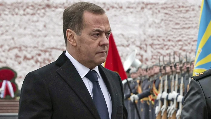 Ανάρτηση με... νόημα από το «δεξί χέρι» του Πούτιν - Ο Αμερικανός πρόεδρος είχε κατηγορήσει προηγουμένως τον Ρώσο ομόλογό του ότι «παίζει με τη φωτιά».