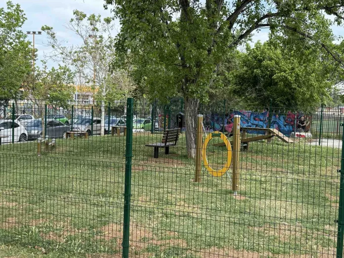 Ανοίγει αύριο το πρώτο πιστοποιημένο πάρκο σκύλων στη Θεσσαλονίκη -Δείτε πώς είναι.
