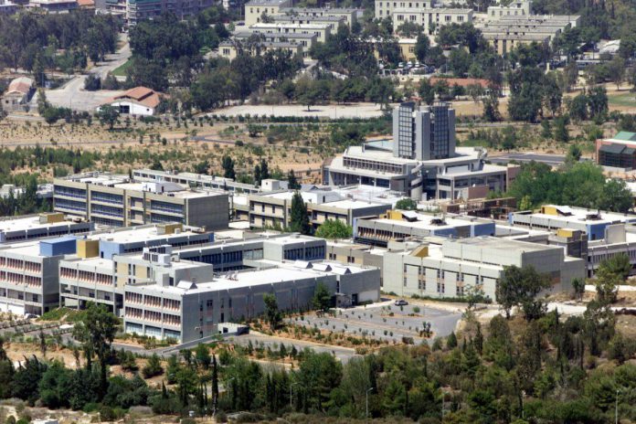 Ένταση υπάρχει στην Πολυτεχνειούπολη - Μία τραυματίας.