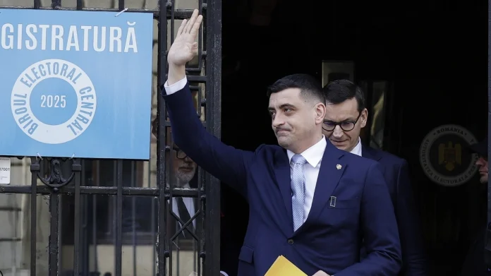 «Ζητώ επισήμως από το Συνταγματικό Δικαστήριο να ΑΚΥΡΩΣΕΙ τις εκλογές», έγραψε σε ανάρτησή του στο Χ.