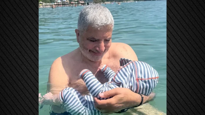 Ο πρώην περιφερειάρχης ευχήθηκε καλό καλοκαίρι με μια φωτογραφία