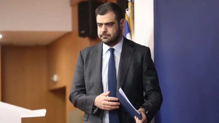 Ο κυβερνητικός εκπρόσωπος εξήγησε πώς η δικαστική απόφαση που αφήνει τη Βουλή με 297 βουλευτές θα επηρεάσει την Προανακριτική για τα Τέμπη