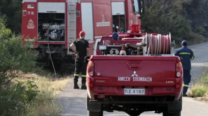 Επιχειρούν επίγειες και εναέριες δυνάμεις.